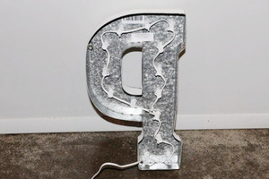 Light up letters p back